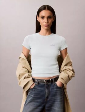Στενό T-shirt με λογότυπο και ραβδώσεις