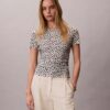 Στενό T-shirt με πτυχώσεις