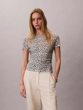 Στενό T-shirt με πτυχώσεις Στενό T-shirt με πτυχώσεις