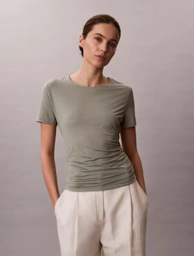 Στενό T-shirt με σούρες
