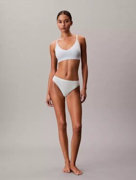 Συνδεδεμένο ελαστικό Thong