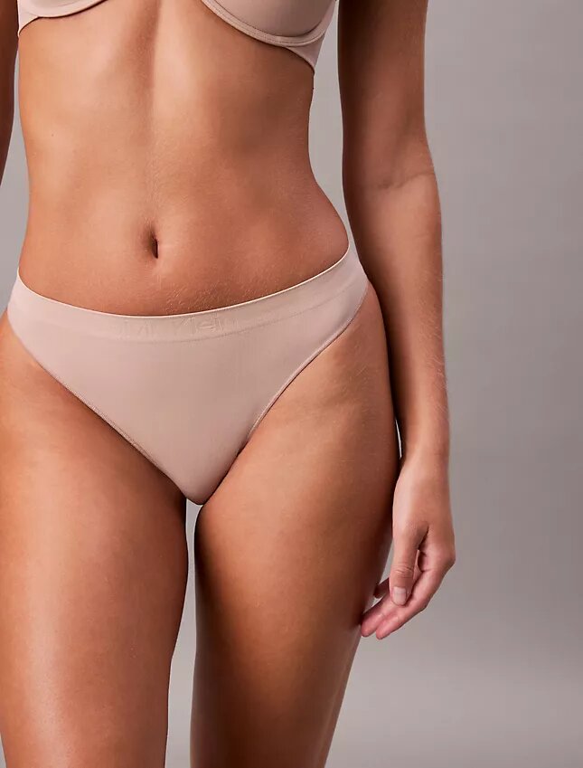 Συνδεδεμένο ελαστικό Thong Συνδεδεμένο ελαστικό Thong