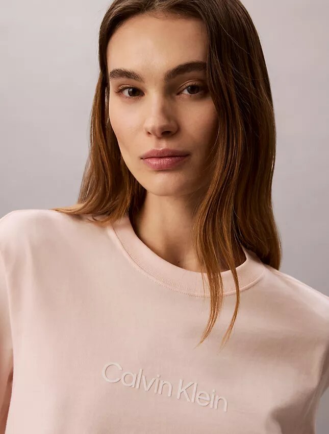 T-shirt με χαλαρή εφαρμογή και τυπικό λογότυπο T-shirt με χαλαρή εφαρμογή και τυπικό λογότυπο