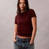 T-shirt με λογότυπο από το αρχείο T-shirt με λογότυπο από το αρχείο