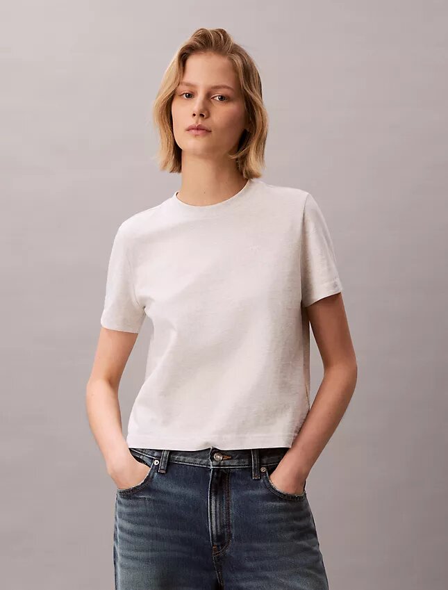 T-shirt με λογότυπο από το αρχείο T-shirt με λογότυπο από το αρχείο