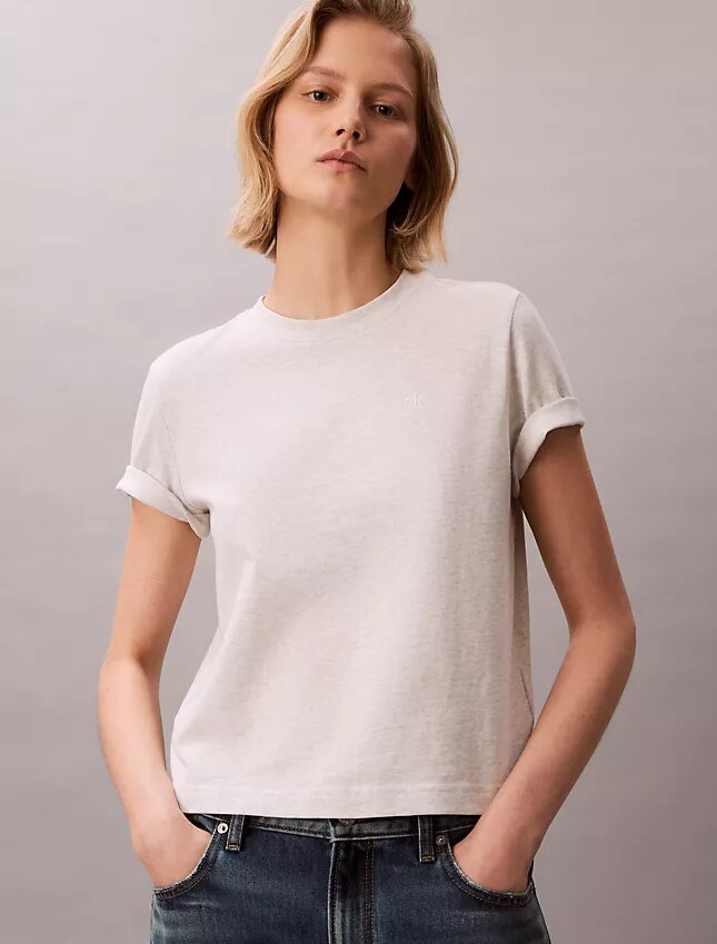 T-shirt με λογότυπο από το αρχείο T-shirt με λογότυπο από το αρχείο