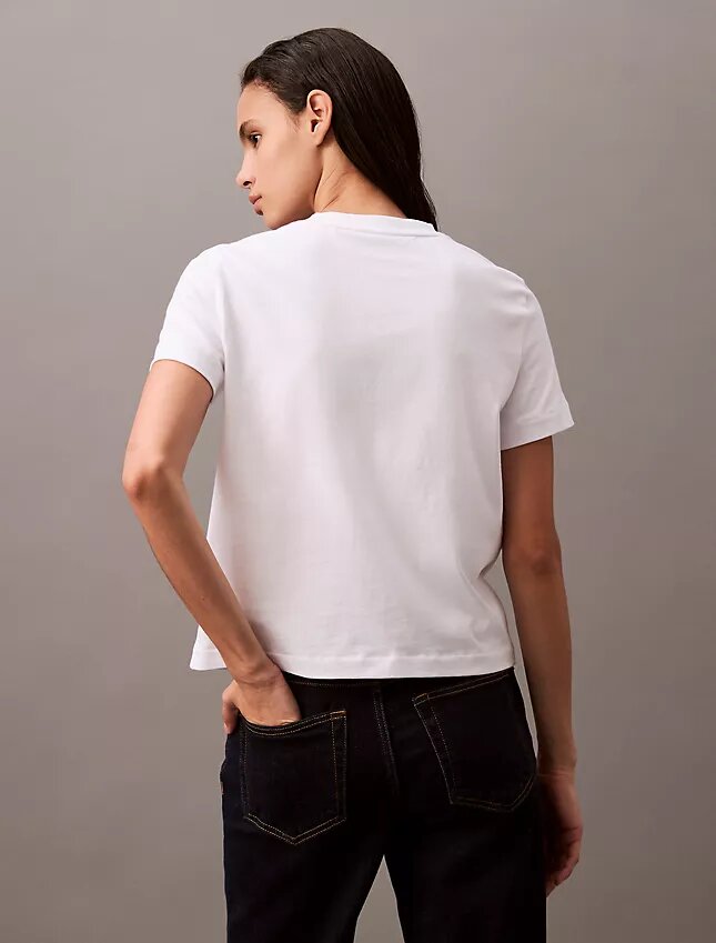 T-shirt με λογότυπο από το αρχείο T-shirt με λογότυπο από το αρχείο