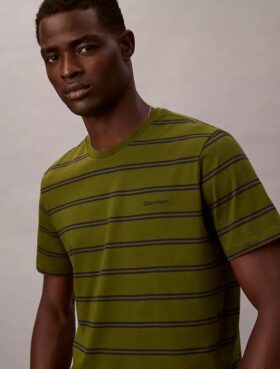 T-shirt με στρογγυλό λαιμό και ρίγες Liquid Touch
