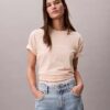 Τ-shirt με στρογγυλό λαιμό και τυπικό λογότυπο σε φαρδιά γραμμή Τ-shirt με στρογγυλό λαιμό και τυπικό λογότυπο σε φαρδιά γραμμή