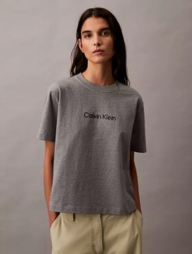 Τ-shirt με στρογγυλό λαιμό και τυπικό λογότυπο σε φαρδιά γραμμή