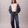 Τ-shirt με στρογγυλό λαιμό και τυπικό λογότυπο σε φαρδιά γραμμή Τ-shirt με στρογγυλό λαιμό και τυπικό λογότυπο σε φαρδιά γραμμή