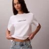 Τ-shirt με στρογγυλό λαιμό και τυπικό λογότυπο σε φαρδιά γραμμή Τ-shirt με στρογγυλό λαιμό και τυπικό λογότυπο σε φαρδιά γραμμή