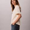 Τ-shirt με στρογγυλό λαιμό και τυπικό λογότυπο σε φαρδιά γραμμή Τ-shirt με στρογγυλό λαιμό και τυπικό λογότυπο σε φαρδιά γραμμή