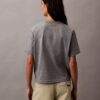 Τ-shirt με στρογγυλό λαιμό και τυπικό λογότυπο σε φαρδιά γραμμή Τ-shirt με στρογγυλό λαιμό και τυπικό λογότυπο σε φαρδιά γραμμή