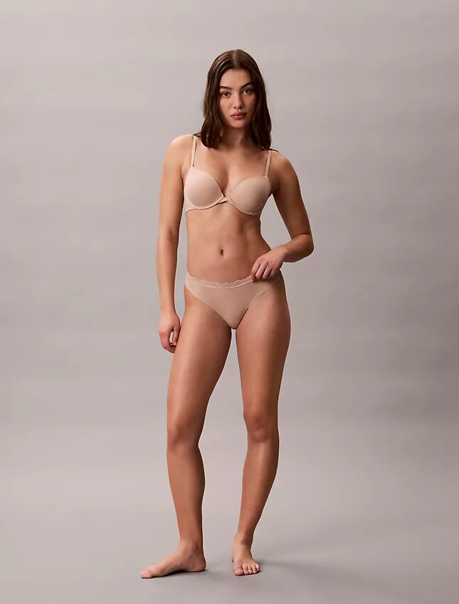 Thong από ελαστική Microfiber με δαντέλα Thong από ελαστική Microfiber με δαντέλα