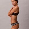 Thong από ελαστική Microfiber με δαντέλα Thong από ελαστική Microfiber με δαντέλα