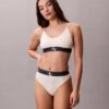 Thong από ελαστική Microfiber με γραφικό Monogram Thong από ελαστική Microfiber με γραφικό Monogram