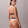 Thong από ελαστική Microfiber με γραφικό Monogram Thong από ελαστική Microfiber με γραφικό Monogram
