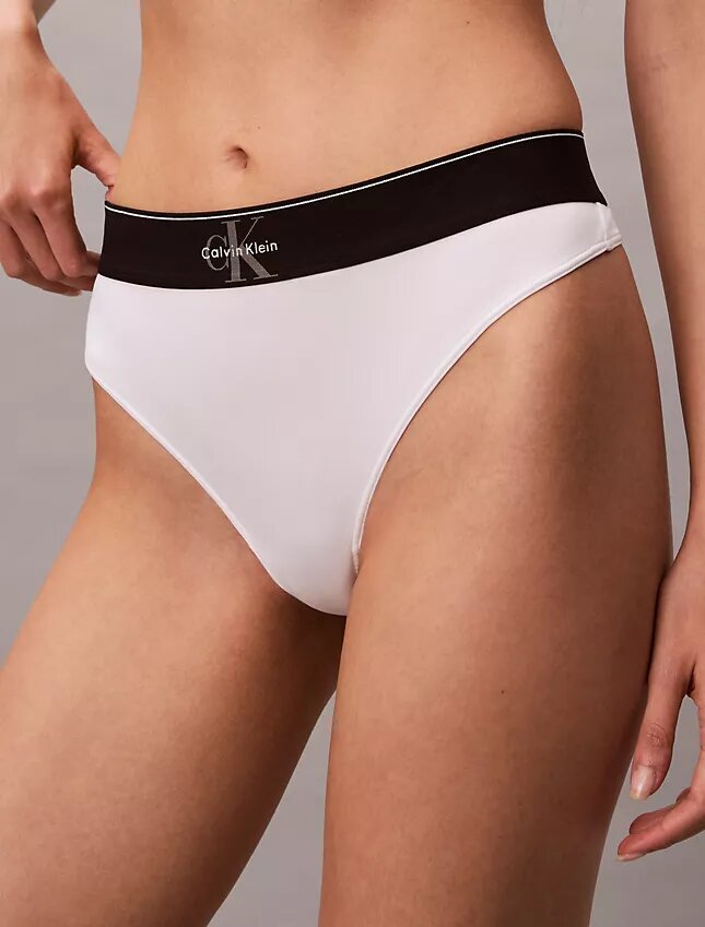 Thong από ελαστική Microfiber με γραφικό Monogram Thong από ελαστική Microfiber με γραφικό Monogram