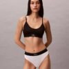 Thong από ελαστική Microfiber με γραφικό Monogram Thong από ελαστική Microfiber με γραφικό Monogram