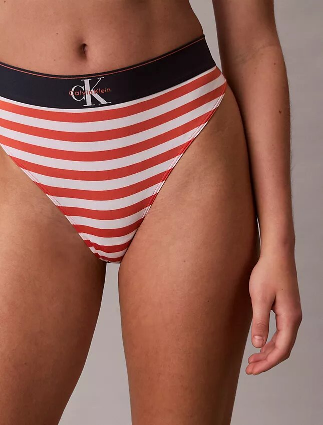 Thong από ελαστική Microfiber με γραφικό Monogram Thong από ελαστική Microfiber με γραφικό Monogram