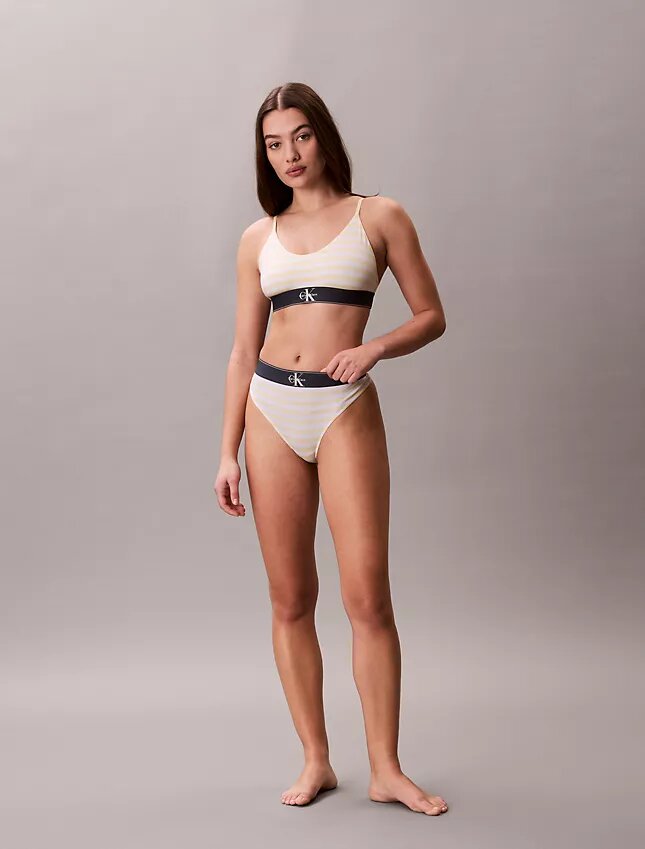 Thong από ελαστική Microfiber με γραφικό Monogram Thong από ελαστική Microfiber με γραφικό Monogram