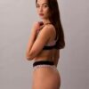 Thong από ελαστική Microfiber με γραφικό Monogram Thong από ελαστική Microfiber με γραφικό Monogram