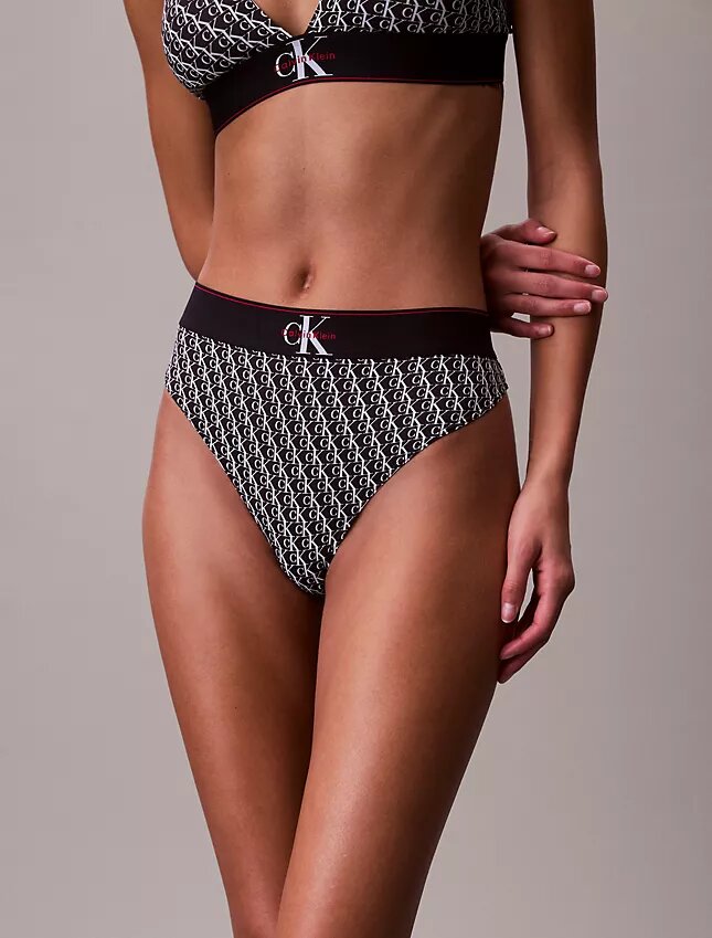 Thong από ελαστική Microfiber με γραφικό Monogram Thong από ελαστική Microfiber με γραφικό Monogram