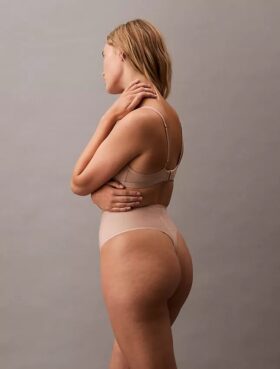 Thong Second Skin Smoothing