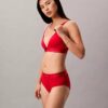 Τριγωνικό Bralette με ελαφριά επένδυση για το Σεληνιακό Νέο Έτος Τριγωνικό Bralette με ελαφριά επένδυση για το Σεληνιακό Νέο Έτος