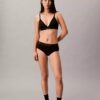 Τριγωνικό Bralette με ελαφριά επένδυση για το Σεληνιακό Νέο Έτος Τριγωνικό Bralette με ελαφριά επένδυση για το Σεληνιακό Νέο Έτος