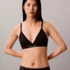 Τριγωνικό Bralette με ελαφριά επένδυση για το Σεληνιακό Νέο Έτος Τριγωνικό Bralette με ελαφριά επένδυση για το Σεληνιακό Νέο Έτος