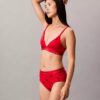 Τριγωνικό Bralette με ελαφριά επένδυση για το Σεληνιακό Νέο Έτος Τριγωνικό Bralette με ελαφριά επένδυση για το Σεληνιακό Νέο Έτος