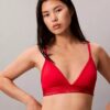 Τριγωνικό Bralette με ελαφριά επένδυση για το Σεληνιακό Νέο Έτος Τριγωνικό Bralette με ελαφριά επένδυση για το Σεληνιακό Νέο Έτος