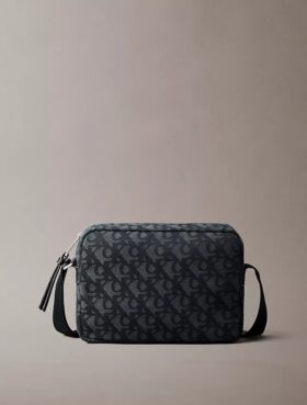 Τσάντα φωτογραφικής μηχανής με μοτίβο Monogram σε όλη την επιφάνεια