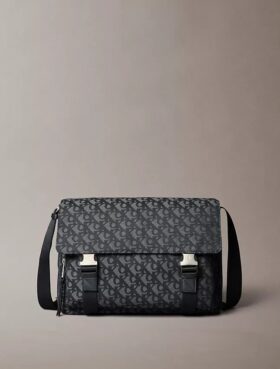 Τσάντα Messenger με μοτίβο Monogram σε όλη την επιφάνεια