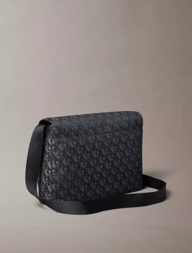 Τσάντα Messenger με μοτίβο Monogram σε όλη την επιφάνεια