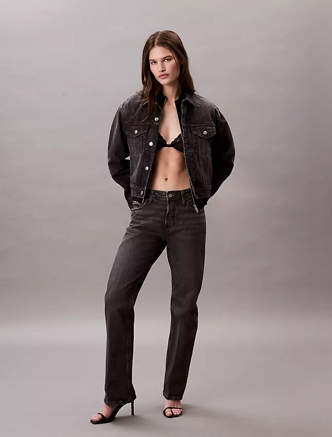 Τζιν με χαλαρή γραμμή bootcut Τζιν με χαλαρή γραμμή bootcut