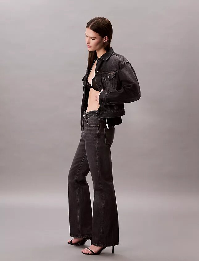 Τζιν με χαλαρή γραμμή bootcut Τζιν με χαλαρή γραμμή bootcut