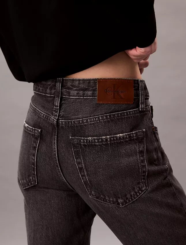 Τζιν με χαλαρή γραμμή bootcut Τζιν με χαλαρή γραμμή bootcut