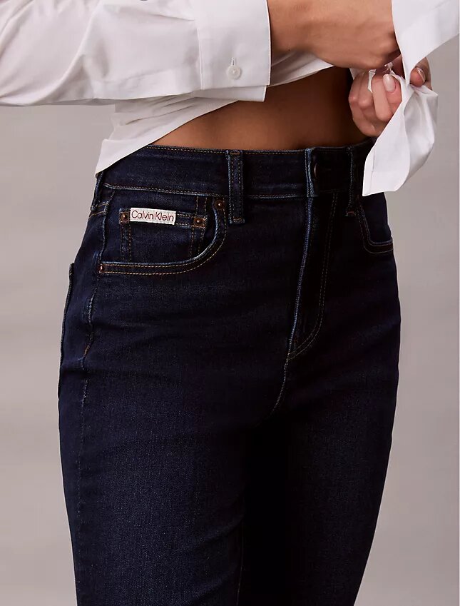 Τζιν με ψηλή μέση και φαρδιά πόδια Τζιν με ψηλή μέση και φαρδιά πόδια