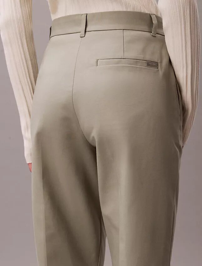 Βαμβακερό παντελόνι Cotton Stretch με ελαστική ύφανση και ίσια γραμμή Βαμβακερό παντελόνι Cotton Stretch με ελαστική ύφανση και ίσια γραμμή