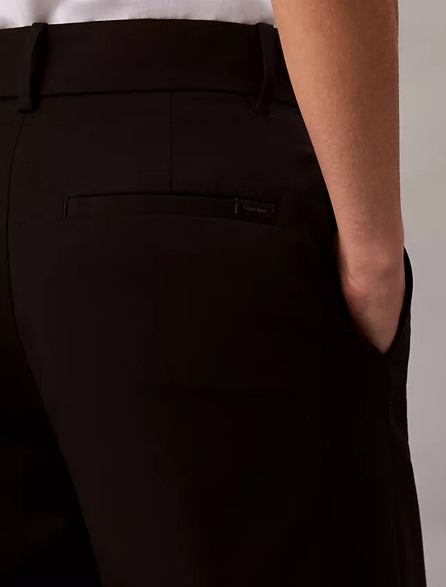 Βαμβακερό παντελόνι Cotton Stretch με ελαστικότητα και φαρδιά γραμμή Βαμβακερό παντελόνι Cotton Stretch με ελαστικότητα και φαρδιά γραμμή